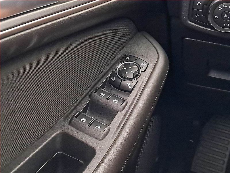 Ford S-MAX (2017) 2.0 TDCi, Navi, Tempomat - fotka 18 z 19