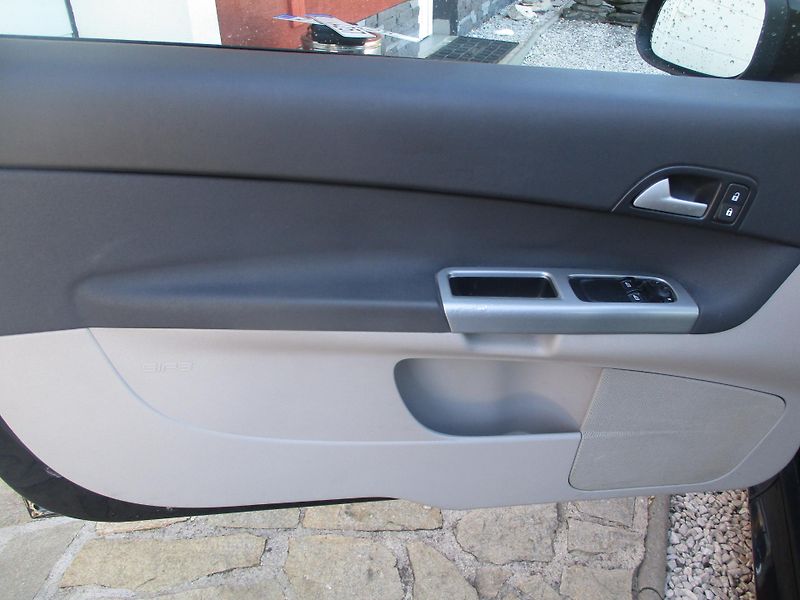 Volvo C30 2.0D DIGI AC - fotka 8 z 34