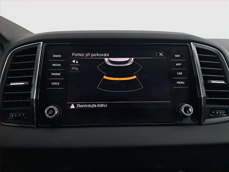 Škoda Karoq (2022) Ambition 1.0 TSI - fotka 13 z 18