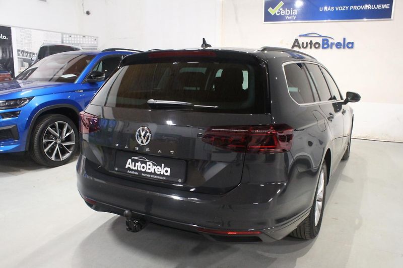 Volkswagen Passat (2020) 2.0TDI DSG Display Matrix - fotka 12 z 38