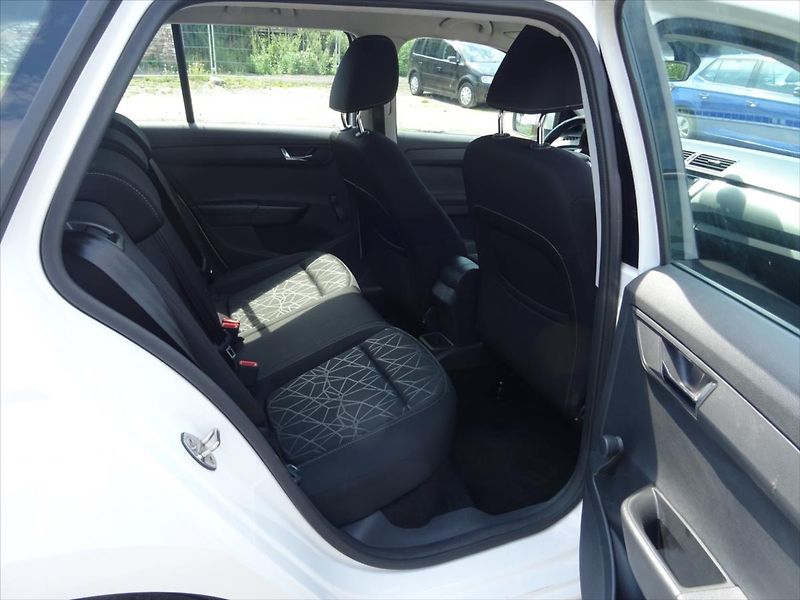 Škoda Fabia 1,0 TSi 70 kW  Clever - fotka 13 z 32