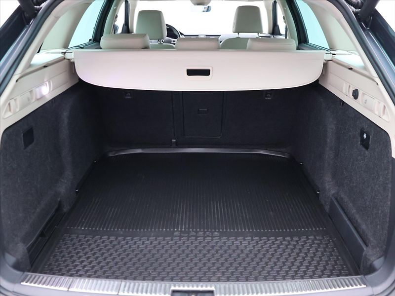 Škoda Superb 2,0 TSI 200kW L&K 4x4 DSG DPH - fotka 10 z 36