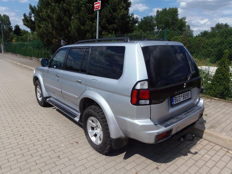 Mitsubishi Pajero Sport 2.5 TD 4x4 Facelift tažné 2.8t - fotka 6 z 23