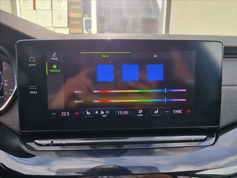 Škoda Octavia 2.0 TDI Style Combi,ČR,1.Maj. - fotka 26 z 49
