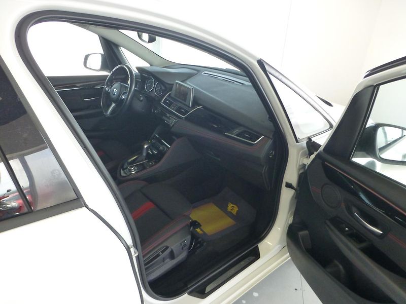 BMW Řada 2 (2016) 2,0D*NAVI*ALU*VYHŘ.SED*M.PAKET - fotka 16 z 31