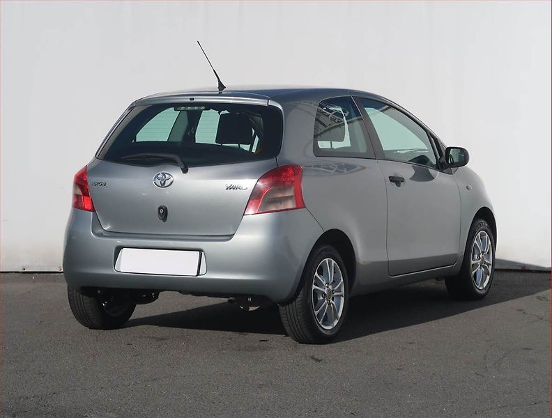 Toyota Yaris (2008) 1.0 VVT-i, nová STK, Klima - fotka 5 z 16