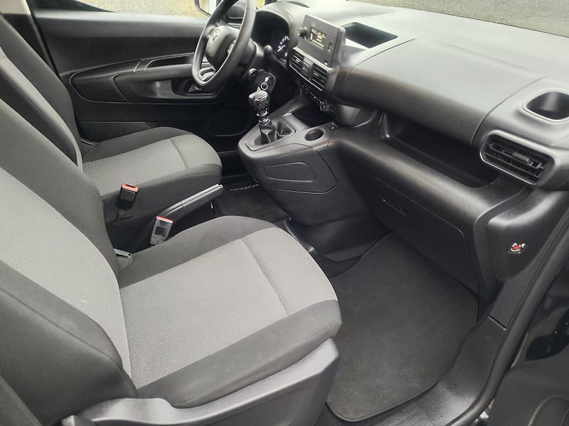 Toyota ProAce City Verso 1.2 T 81KW/1.MAJ.ČR/ACC/KAMERA - fotka 20 z 37