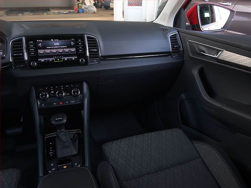 Škoda Karoq (2023) 1.5 TSI - fotka 8 z 16
