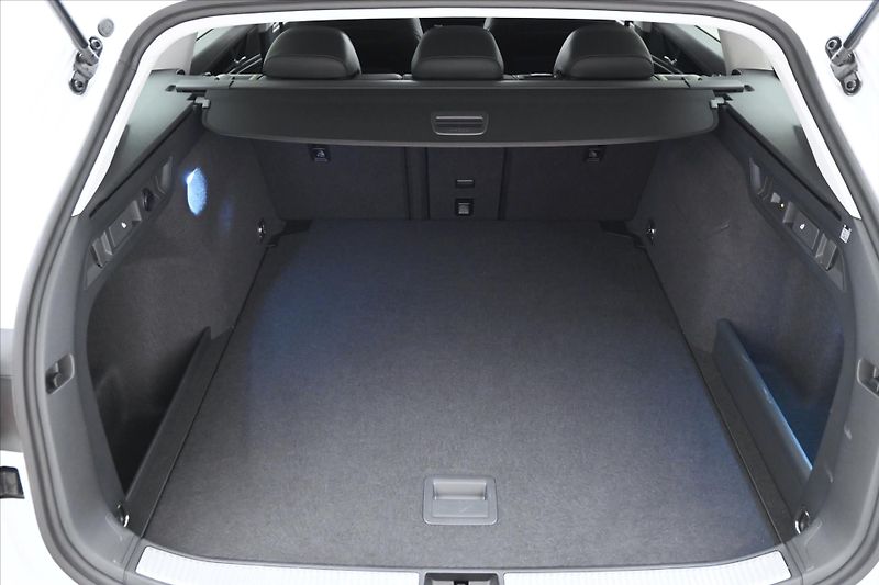 Volkswagen Passat 2,0 TDI 110 kW DSG Business Zá - fotka 10 z 32