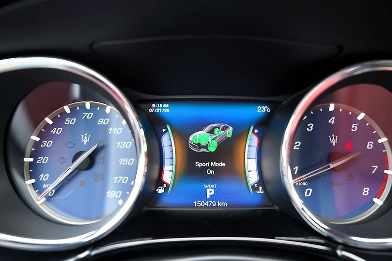 Maserati Quattroporte S Q4 3.0i V6/410 PS/automat/B& - fotka 35 z 50