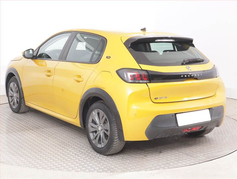 Peugeot 208 (2021) 50 kWh, SoH 89%, Automat - fotka 4 z 17