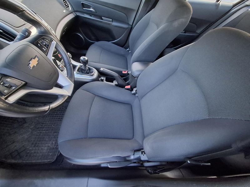Chevrolet Cruze 1,8 16V - fotka 6 z 11