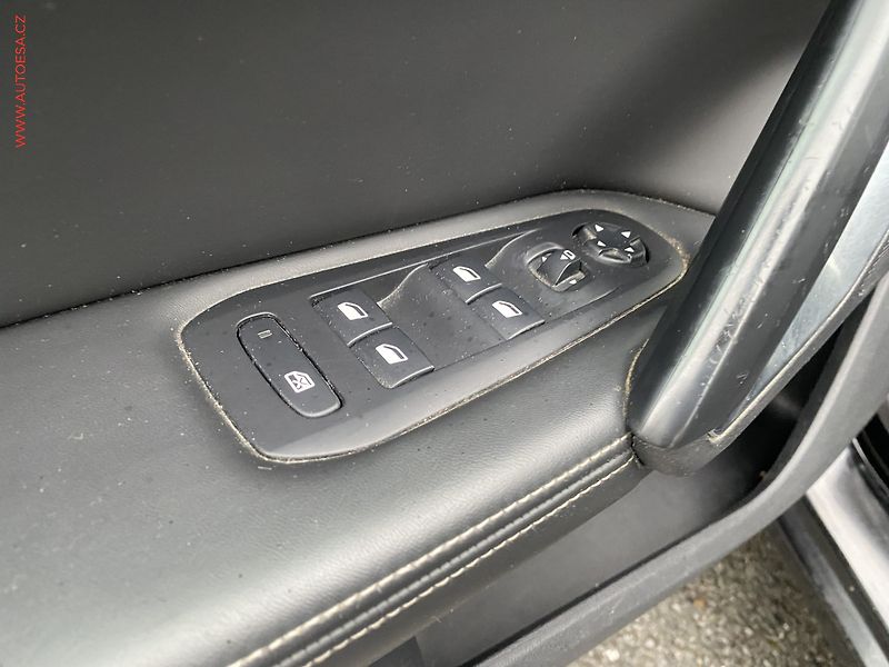 Peugeot 308 (2016) 2.0 HDi, Allure, AT - fotka 13 z 18