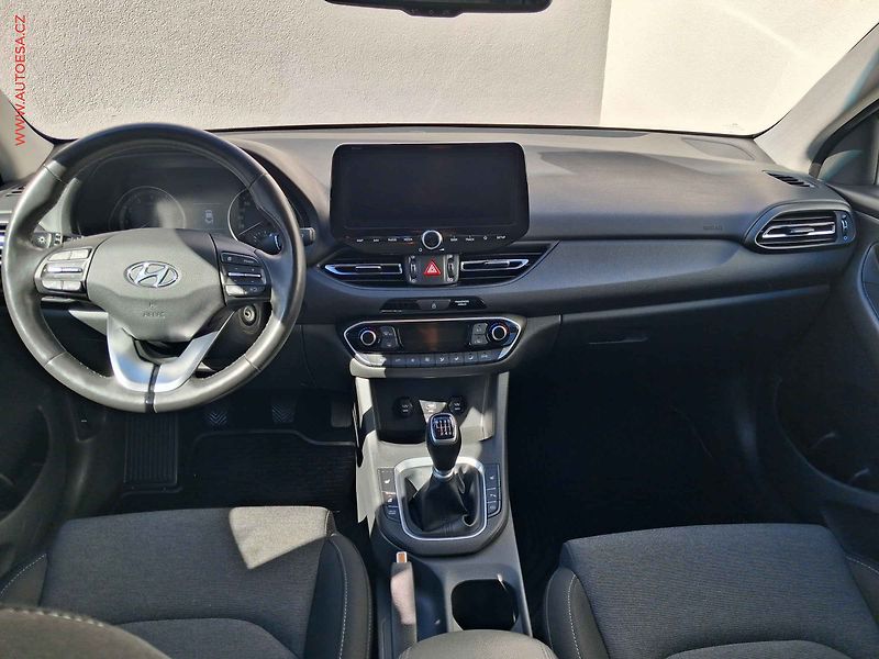 Hyundai i30 (2021) 1.5 T-GDi, 1.maj,ČR, Smart - fotka 8 z 17
