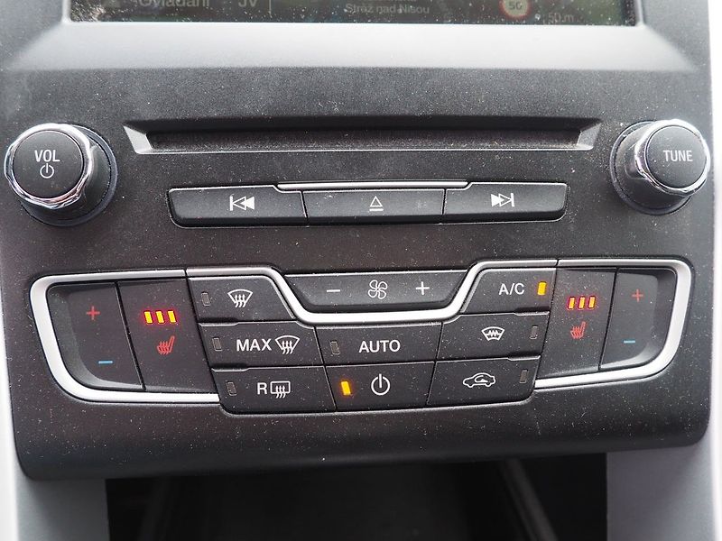 Ford Mondeo (2018) 2.0 TDCi, 110 kW - fotka 31 z 34
