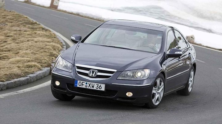 Honda Legend se dnes v bazarech prodává jen po kusech. Stačí na ni ale 200 tisíc korun.