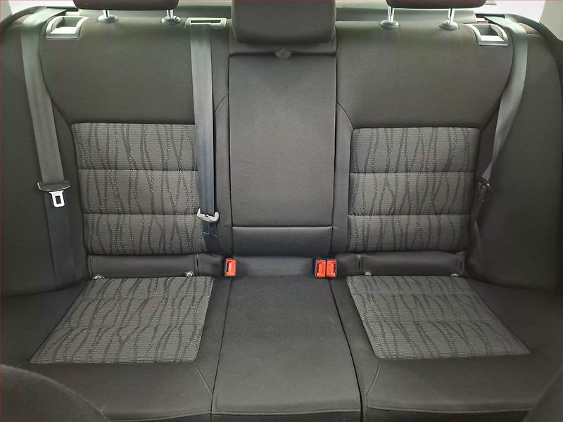 Škoda Octavia (2011) 1.6 TDI, Tempomat - fotka 10 z 16