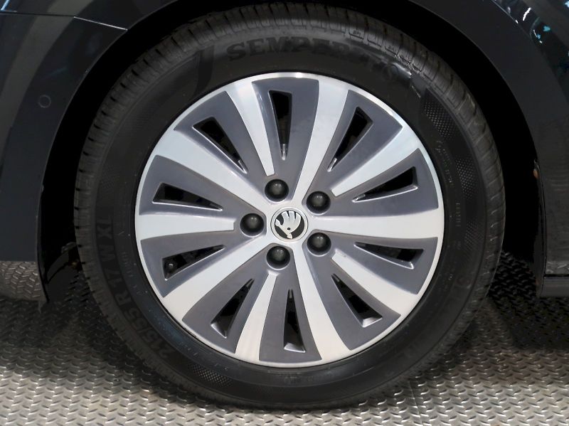 Škoda Superb (2022) STYLE 2.0TSI 140KW DSG - fotka 12 z 43