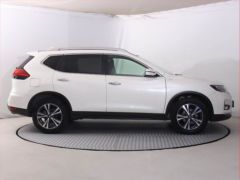 Nissan X-Trail (2019) 1.6 DIG-T, Serv.kniha, Navi - fotka 6 z 21