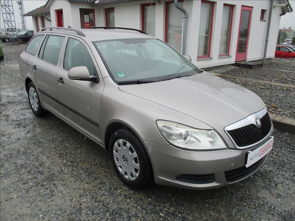 Škoda Octavia 1,4 TSI, klima,serviska,tažné,