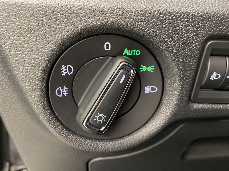 Škoda Scala 1,0 TSI 85kW Top Selection - fotka 20 z 30