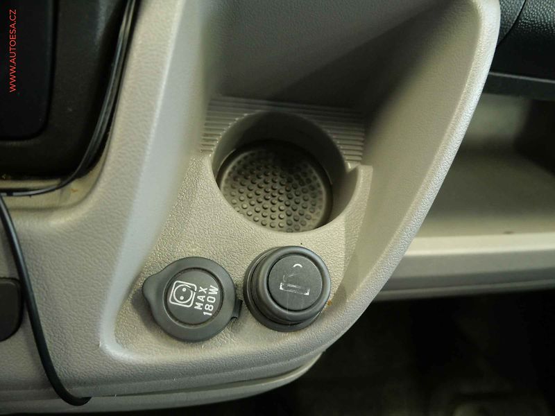 Citroën Jumper (2010) 2.2HDi 9míst LUX, ČR, AC - fotka 19 z 20