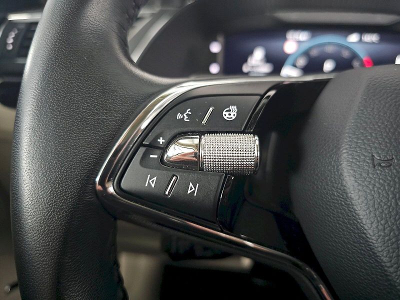 Škoda Superb (2023) COMBI 2.0TSI 206kW 4X4 Laurin - fotka 10 z 34