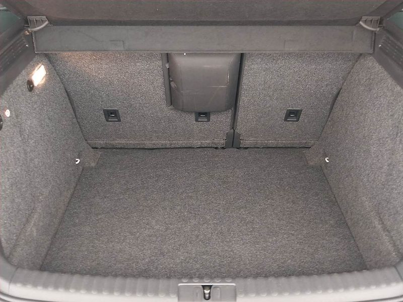Volkswagen Tiguan (2014) R-Line 2.0 TDI, 4X4, Automat - fotka 14 z 24