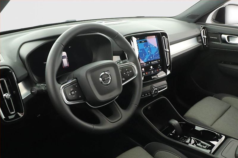 Volvo XC40 (2026) B3 - fotka 18 z 23