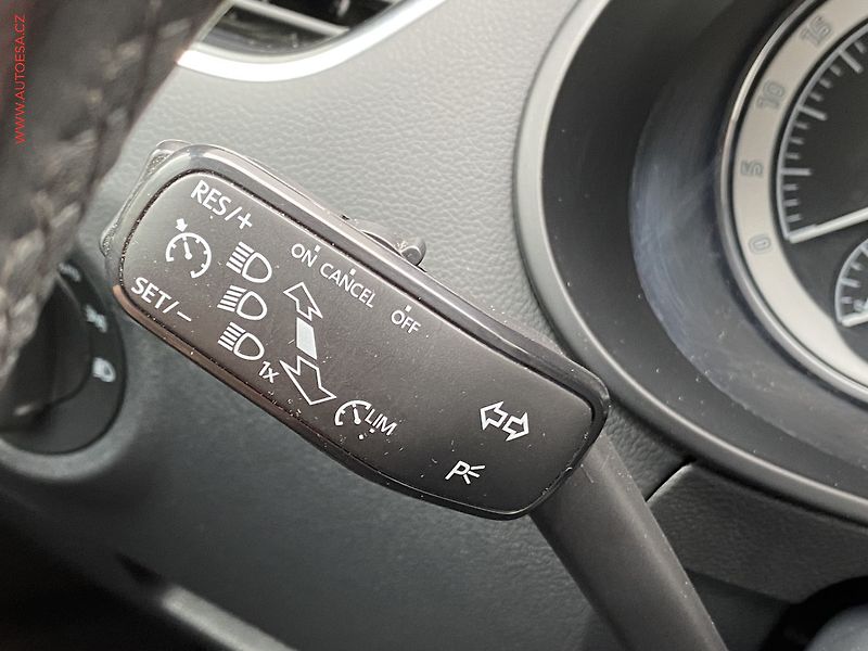 Škoda Octavia (2018) 1.6 TDi, 2.maj,ČR, Style - fotka 13 z 18