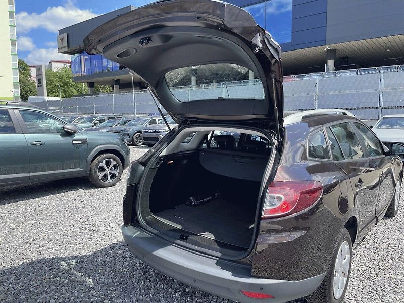 Renault Mégane (2015) 1.6,16V, 81kW, Life,1.Maj - fotka 8 z 30