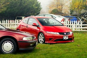 Parkování na trávě.