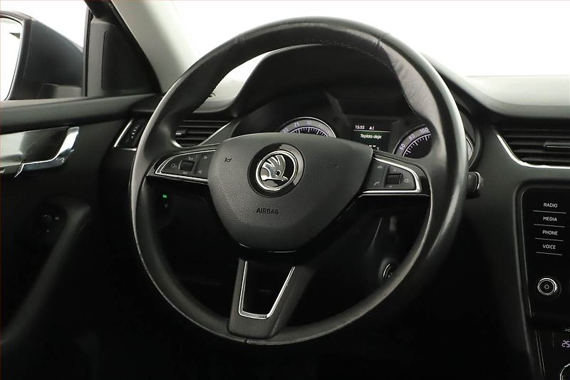 Škoda Octavia (2017) 1.6 TDI, Navi, Tempomat - fotka 8 z 14