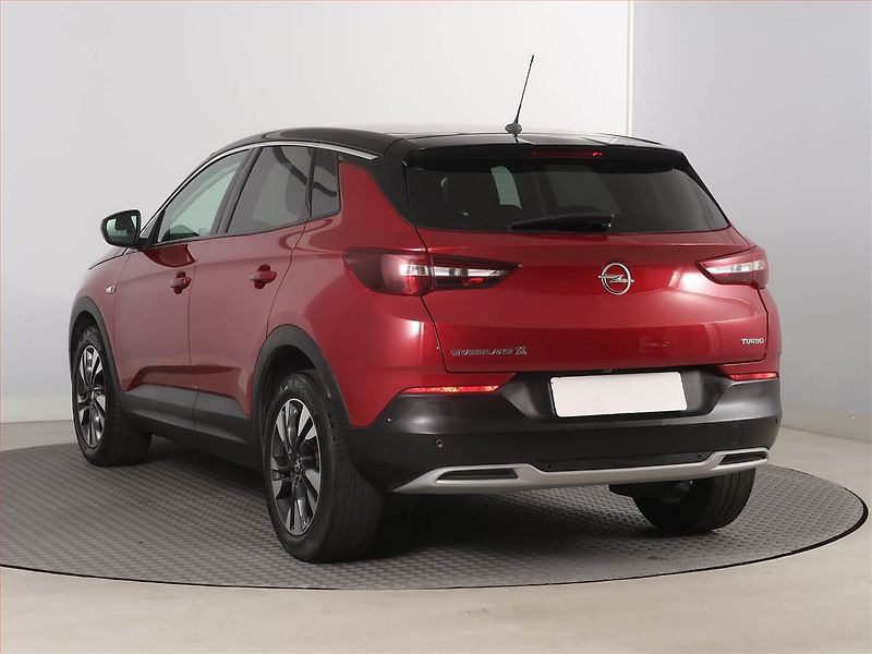 Opel Grandland X (2019) 1.2 Turbo, ČR,1.maj - fotka 4 z 17