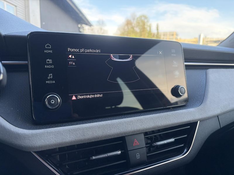 Škoda Scala 1.0TSi Top Selrction 85kW - fotka 20 z 23