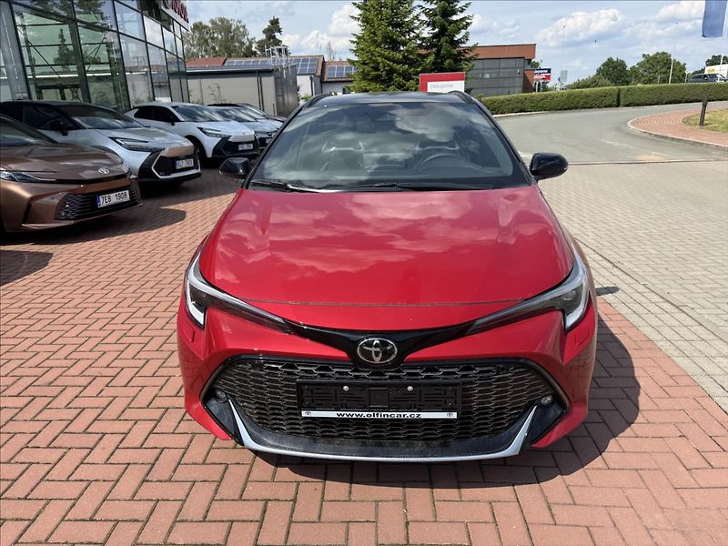 Toyota Corolla (2026) 1,8 GR Sport - fotka 2 z 12