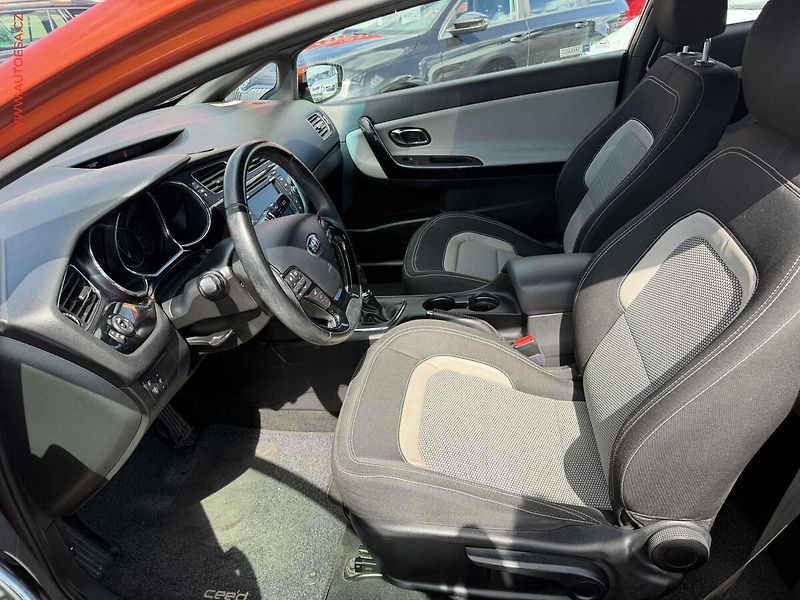 Kia Ceed (2014) 1.6GDi, ČR, Bixen - fotka 9 z 18