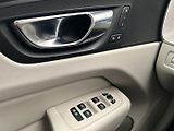 Volvo XC60 2.0 B5 4x4 Inscription - náhled 30