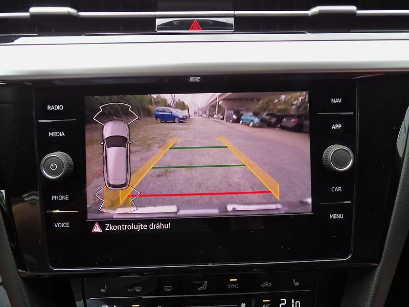 Volkswagen Arteon Shooting Brake 2.0TDI DSG 4Motion Rline Tažné - fotka 9 z 36