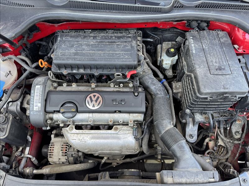 Volkswagen Golf 1,4 i 16V TRENDLINE 1.maj. ČR - fotka 43 z 50