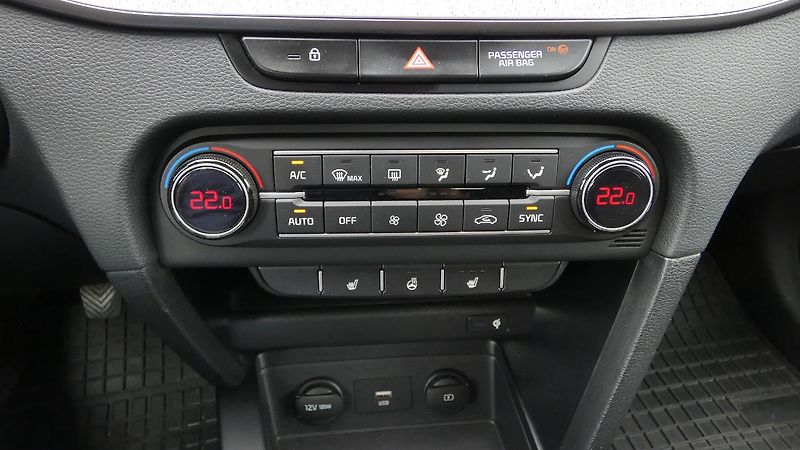 Kia Ceed 1.5 T-GDI 118kW SPIN - fotka 15 z 21