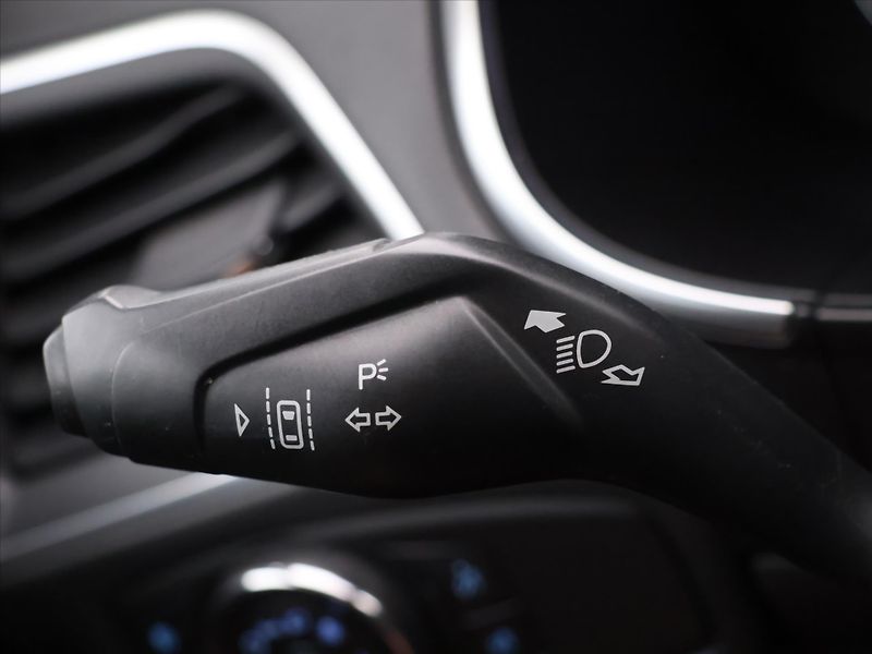 Ford S-MAX 2,0 TDCI 132kW Titanium - fotka 19 z 34