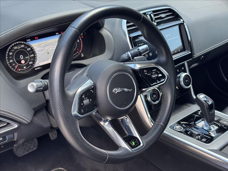 Jaguar XE 2,0 D180 R-Dynamic S AT DPH - fotka 10 z 31