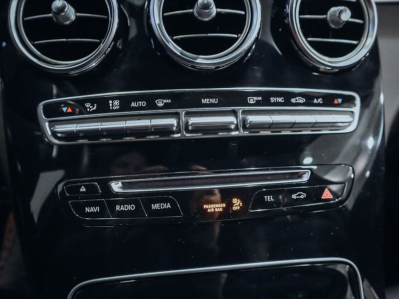 Mercedes-Benz Třídy C C 400 kombi 4MATIC AMG 245 kW - fotka 11 z 19