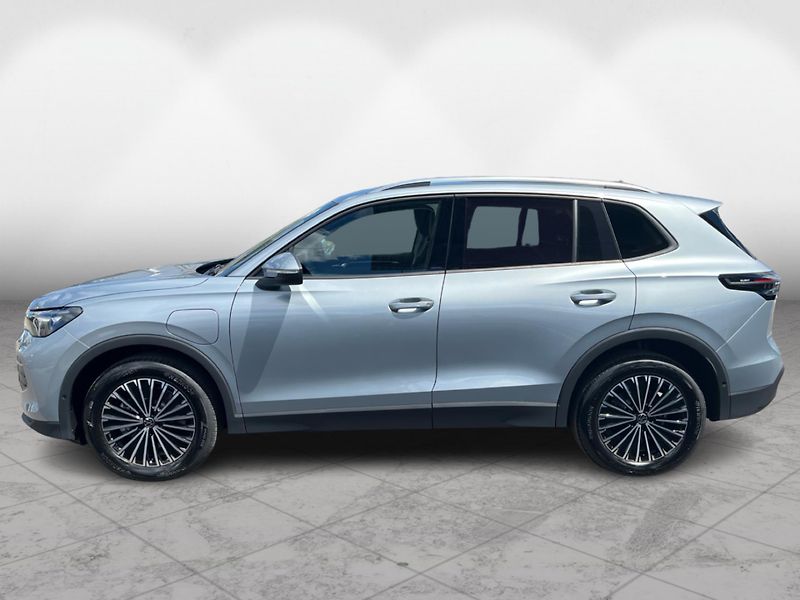 Volkswagen Tiguan People 1,5 TSI 150 kW eHybrid - fotka 4 z 24