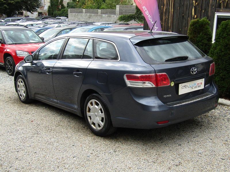 Toyota Avensis (2010) 1.6 16V  97kW  ZIMNÍ PNEU - fotka 5 z 37