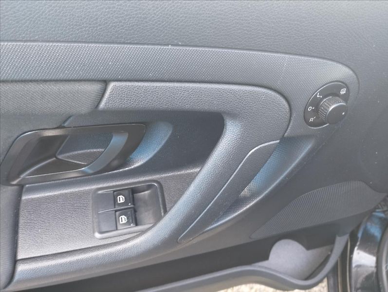 Škoda Roomster 1,2 TSi 63KW - fotka 15 z 16