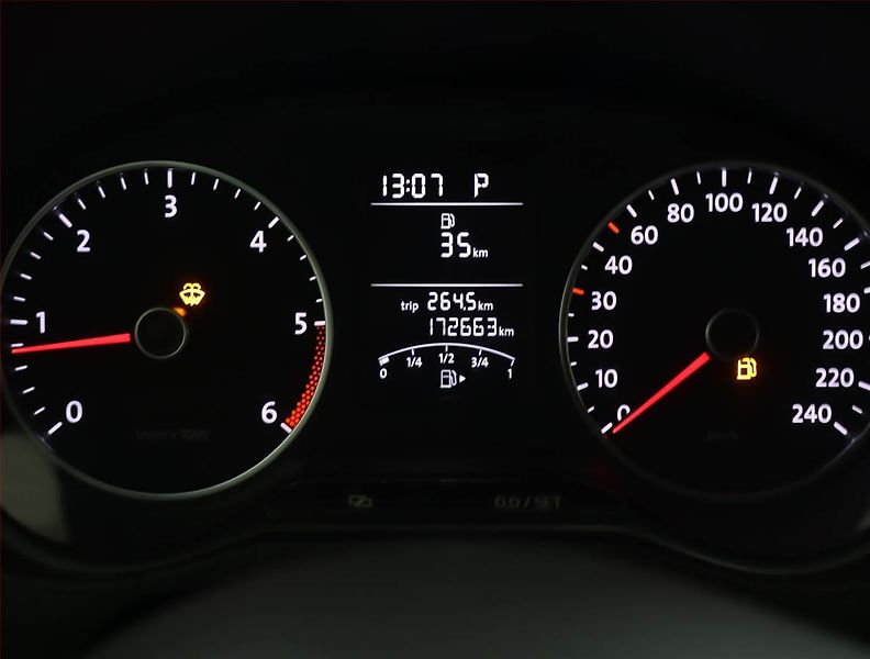 Volkswagen Polo (2012) 1.6 TDI, Automat, Navi, Xenony - fotka 11 z 19