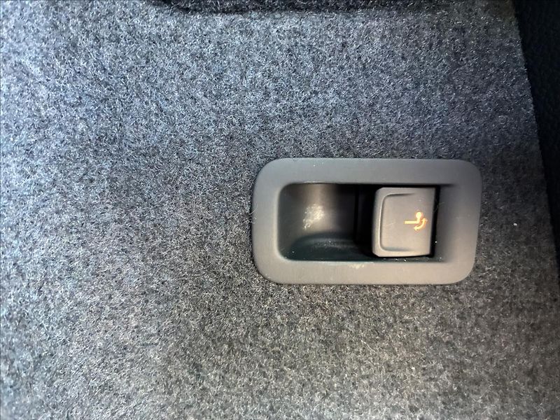Seat Ateca 2,0 X PERIENCE,TAŽNÉ,KAMERA - fotka 14 z 27