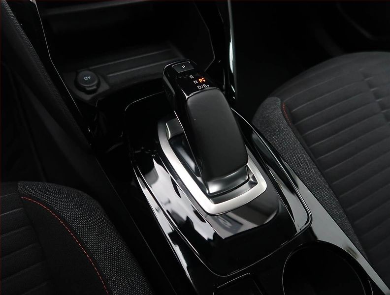 Peugeot 2008 (2021) Active 50 kWh, SoH 90% - fotka 13 z 22